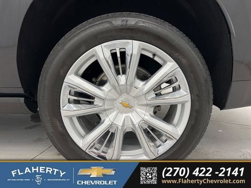Used 2024 Chevrolet Suburban High Country image 19