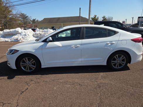 Used 2017 Hyundai Elantra Value Edition w/ Cargo Package image 6