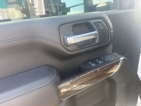 Used 2021 GMC Sierra 2500 SLE w/ SLE Value Package; image 11