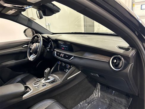 Used 2022 Alfa Romeo Stelvio Ti image 35