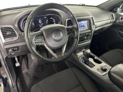 Used 2018 Jeep Grand Cherokee Laredo AWD/4WD image 12