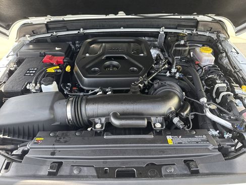 Used 2025 Jeep Wrangler Sport image 36