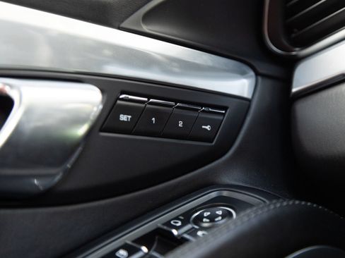 Certified 2018 Porsche 911 Carrera S RWD image 18