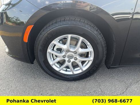 Used 2025 Chrysler Pacifica Select FWD image 27