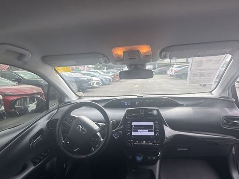 Used 2022 Toyota Prius LE FWD image 20