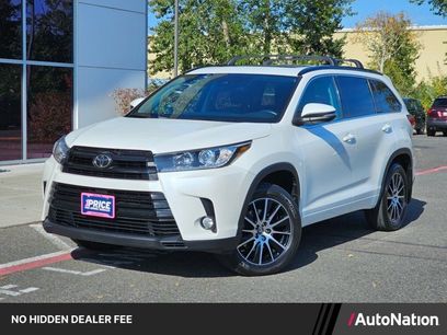 Used 2017 Toyota Highlander SE