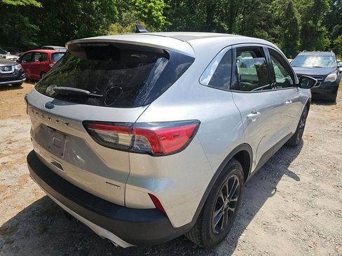 Used 2020 Ford Escape SE FWD image 3