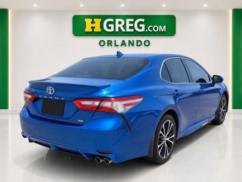 Used 2018 Toyota Camry SE FWD image 6