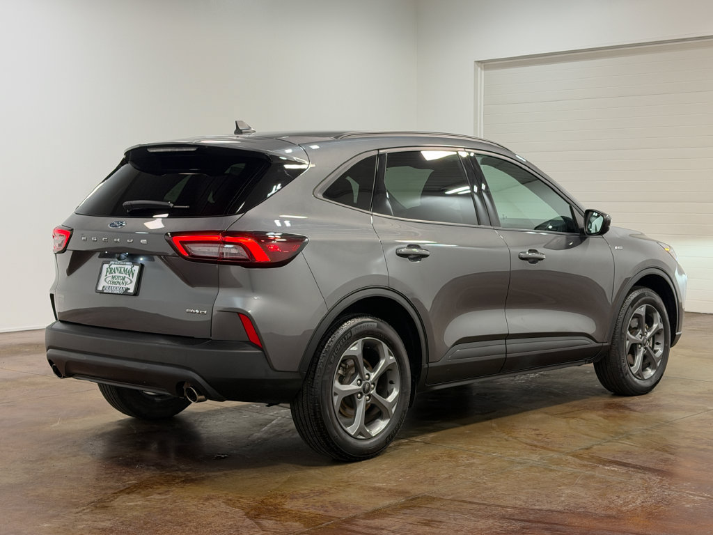 Used 2025 Ford Escape ST-Line Select AWD/4WD image 4