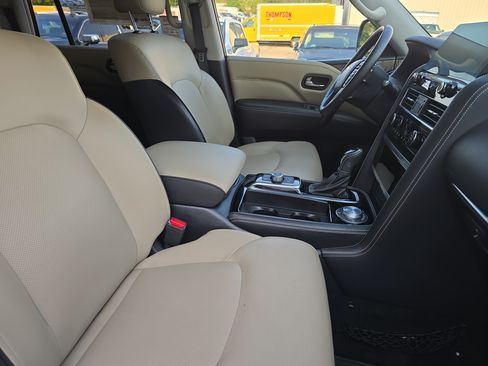 Used 2023 INFINITI QX80 Premium Select w/ Cargo Package AWD/4WD image 10
