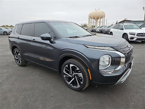 Used 2024 Mitsubishi Outlander SE image 10