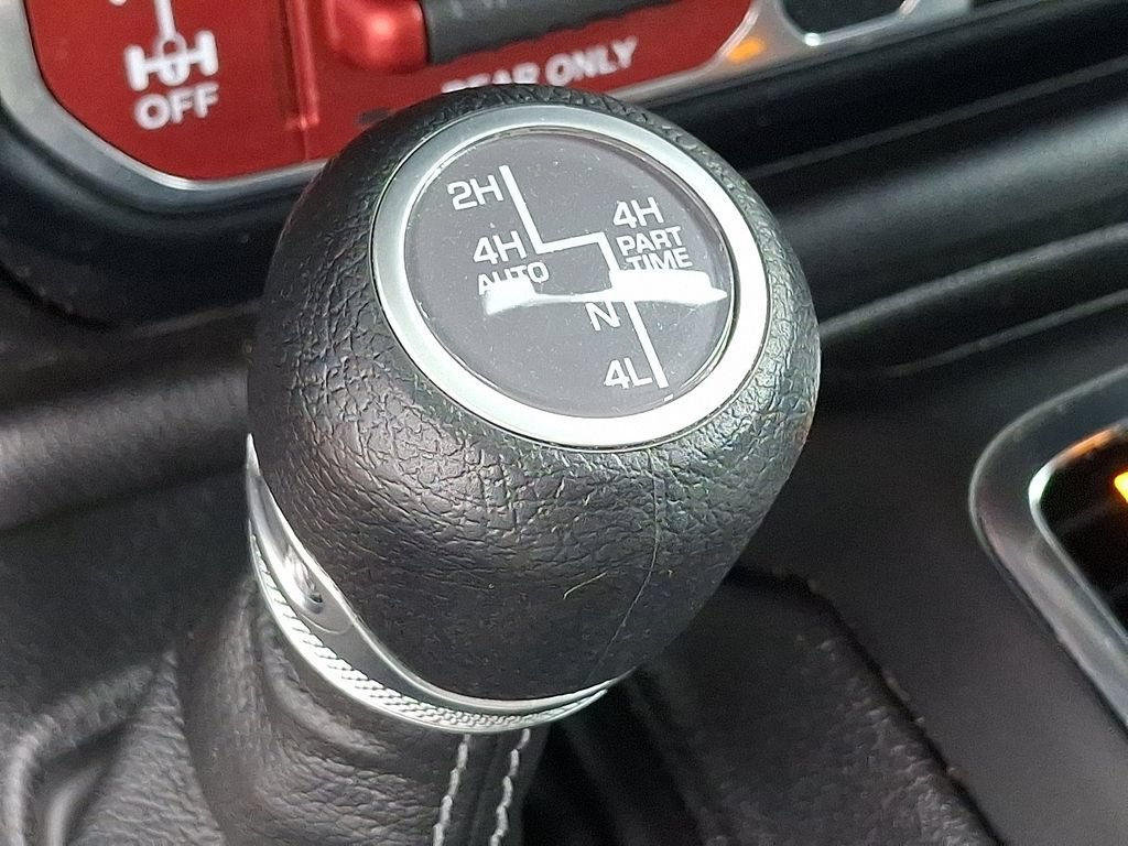 Used 2024 Jeep Wrangler Unlimited AWD/4WD image 24