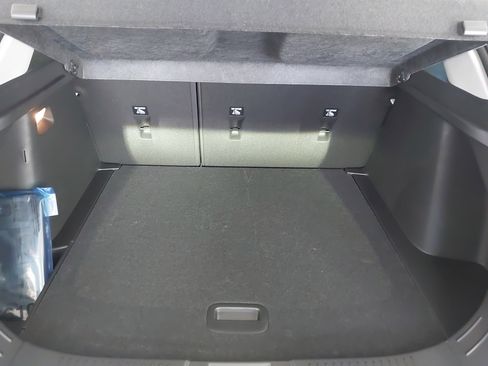 Used 2025 Chevrolet Trax LT w/ Driver Confidence Package image 28