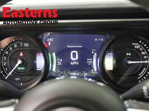 Used 2025 Jeep Wrangler Unlimited Sahara AWD/4WD image 18