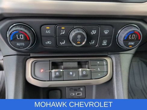 Used 2023 GMC Acadia Denali w/ Denali Ultimate Package AWD/4WD image 19