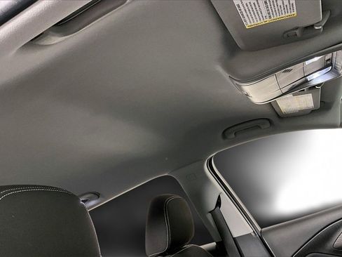 Used 2024 GMC Terrain SLE w/ Driver Convenience Package image 26