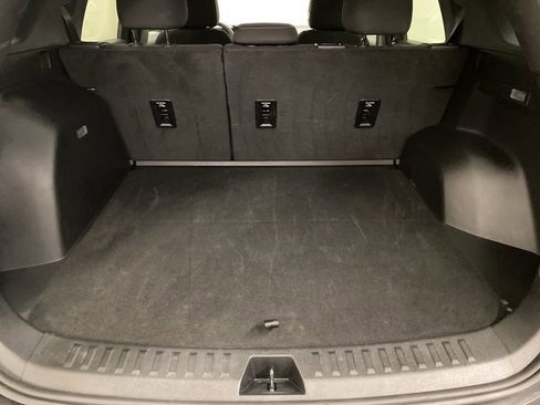 Used 2025 GMC Terrain Elevation image 8