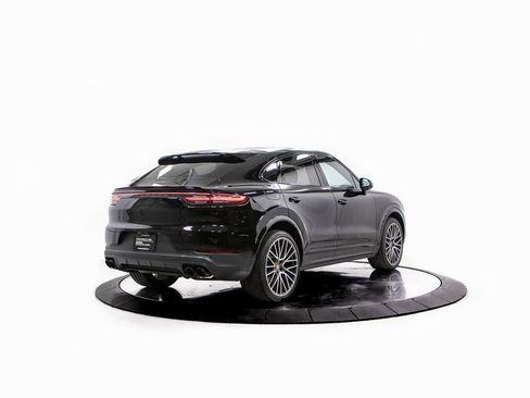 Certified 2022 Porsche Cayenne Coupe image 7