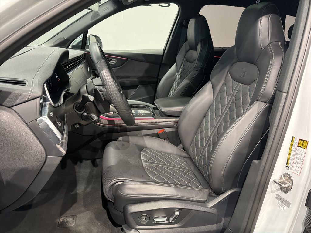 Used 2025 Audi SQ7 Prestige AWD/4WD image 13