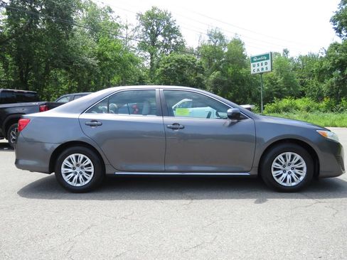 Used 2014 Toyota Camry LE FWD image 4