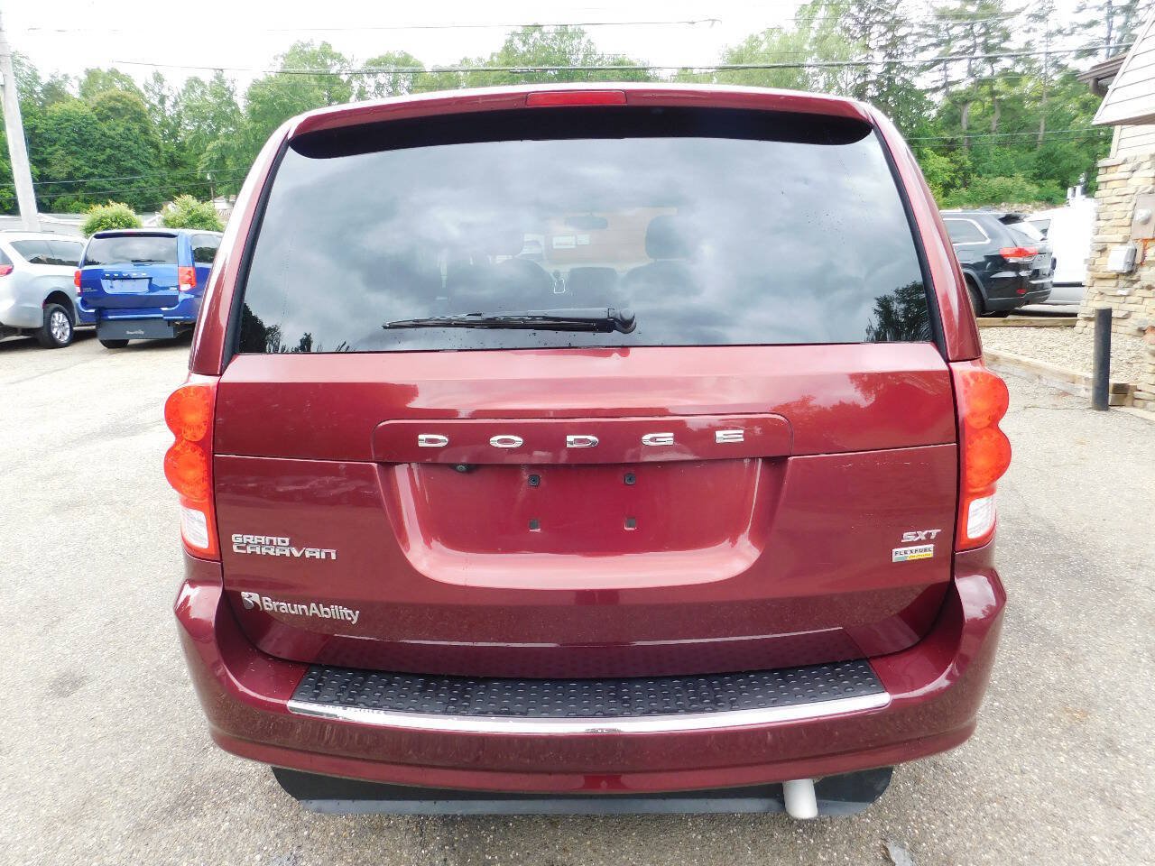 Used 2018 Dodge Grand Caravan SXT FWD image 15