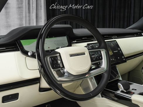 Used 2025 Land Rover Range Rover Long Wheelbase SE AWD/4WD image 9