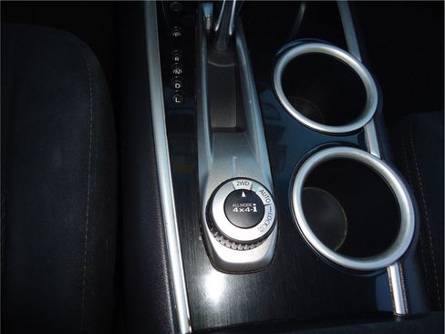 Used 2013 Nissan Pathfinder SV image 24