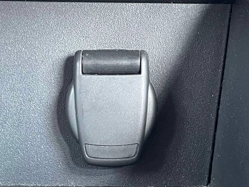 Used 2023 Nissan Sentra SV FWD image 28