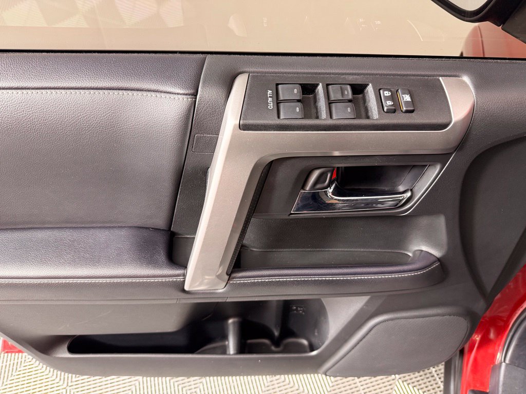 Certified 2022 Toyota 4Runner SR5 AWD/4WD image 18