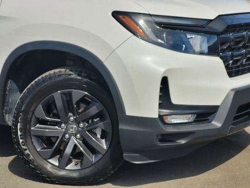 Used 2025 Honda Ridgeline Sport image 5
