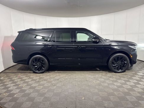 New 2025 Lincoln Navigator L Reserve w/ Jet Appearance Package AWD/4WD image 6