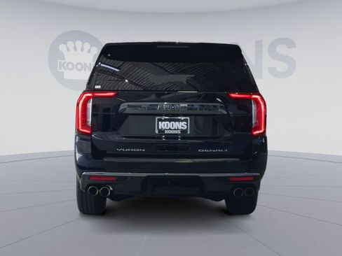 Used 2023 GMC Yukon Denali Ultimate AWD/4WD image 10