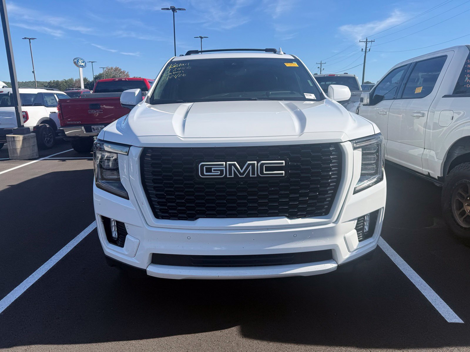 Used 2023 GMC Yukon Denali w/ Denali Reserve Package AWD/4WD image 2