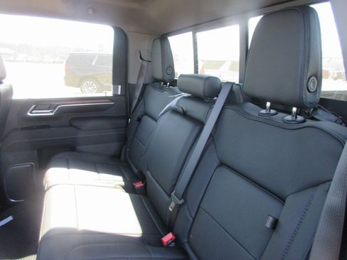 New 2026 GMC Sierra 3500 Denali w/ Denali Reserve Package image 15