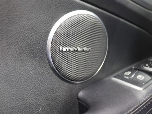 Used 2017 Mercedes-Benz SLC 300 image 29