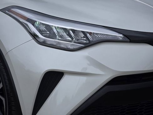 Used 2021 Toyota C-HR XLE FWD image 8
