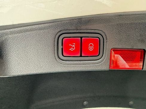 Used 2020 Mercedes-Benz C 300 4MATIC Coupe image 33