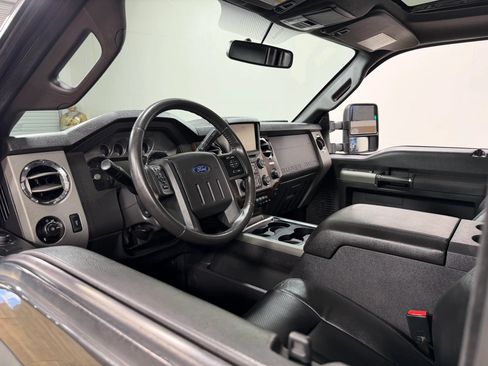 Used 2016 Ford F250 Lariat w/ Lariat Ultimate Package AWD/4WD image 13