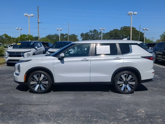 Used 2025 Mitsubishi Outlander SE FWD image 9