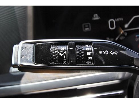 Certified 2026 Cadillac Escalade IQL Luxury AWD/4WD image 18