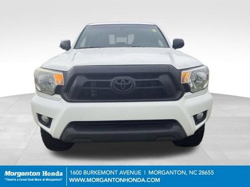Used 2015 Toyota Tacoma PreRunner w/ SR5 Package RWD image 2