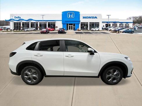 New 2026 Honda HR-V LX image 2