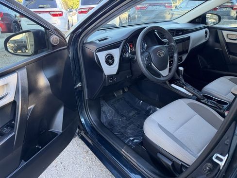 Used 2018 Toyota Corolla LE image 14