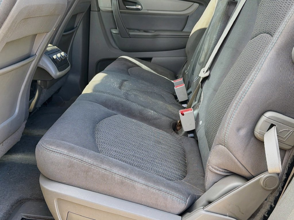Used 2016 Chevrolet Traverse LT FWD image 25