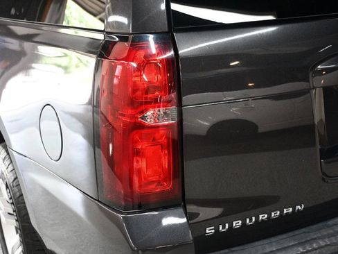Used 2017 Chevrolet Suburban LS RWD image 14