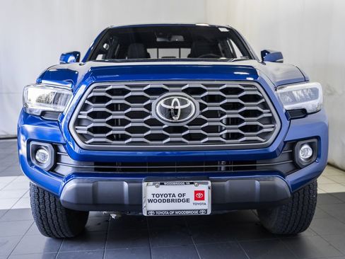 Used 2022 Toyota Tacoma TRD Off-Road w/ Technology Package AWD/4WD image 3