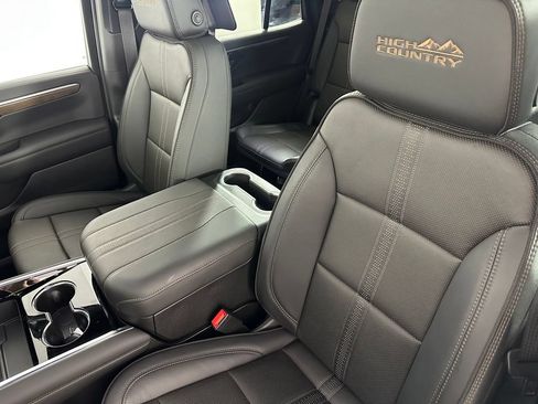 Used 2026 Chevrolet Tahoe High Country AWD/4WD image 27