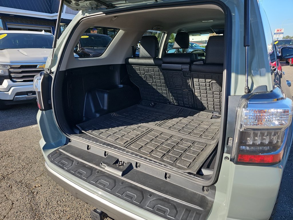 Used 2022 Toyota 4Runner TRD Off-Road Premium AWD/4WD image 18