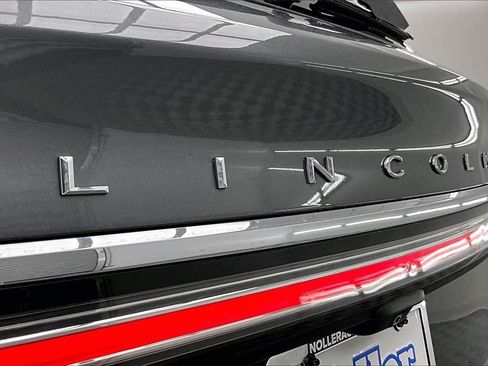 Used 2022 Lincoln Nautilus FWD image 8