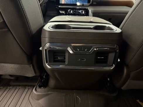 New 2025 GMC Sierra 2500 Denali w/ Denali Reserve Package image 17